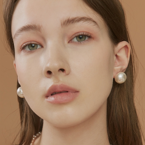 주현영, 선미, ITZY 유나, 김고은, 이현이, 태연, 정소민 착용 pumpkin pearl earring