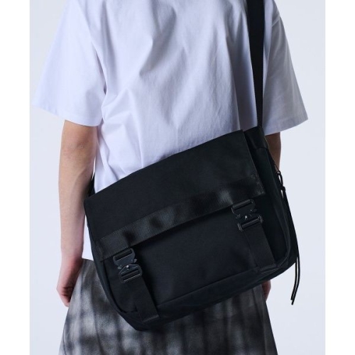 �����̳׵� MAISON MINED TWO BUCKLE MESSENGER BAG 192600