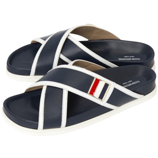 톰브라운 에나멜 버클 크리스 크로스 샌들 MFL079A 05584 415이미지입니다. 누르면 해당 게시물로 새창이동합니다.