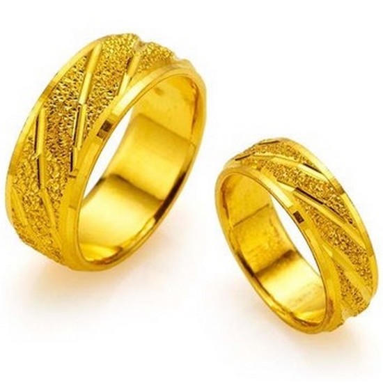 한국금다이아몬드 반지 사선 샌딩 커플링 18.75g