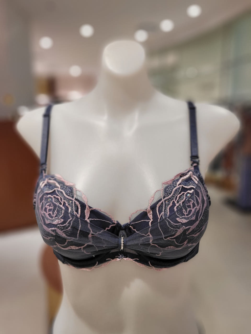 ���ڷ� ������ A��B�� WBR2070 �Ƹ��ٿ� �����̰� �����̴°������� �÷η� �ڼ���Ʈ�� �����귡���� WBR2070G