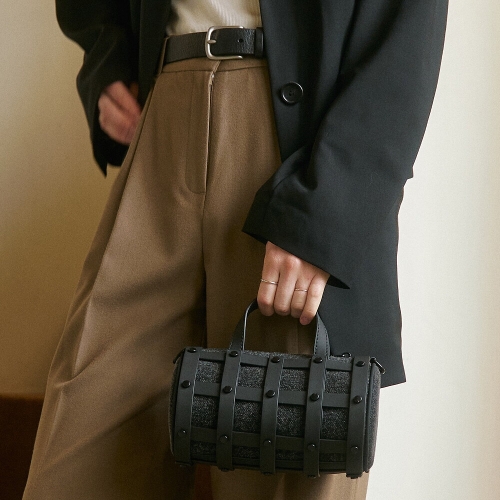 탈리 디자이너브랜드 위브 데님 스터드 실린더백 블랙 TL8CCS003BLKF