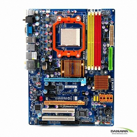 GIGABYTE GA-MA790X-DS4