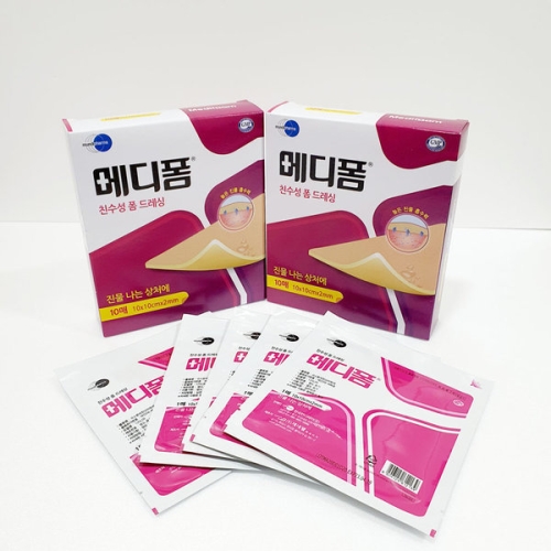 메디폼 친수성 폼 드레싱 10x10cmx2mm 10매이미지입니다. 누르면 해당 게시물로 새창이동합니다.
