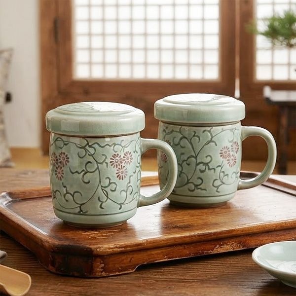 이천도자기토비 청자 백상감 당초국화 머그 다기 6p 세트이미지입니다. 누르면 해당 게시물로 새창이동합니다.