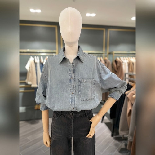 SISLEY 루즈핏 데님 셔츠 SAWS74611이미지입니다. 누르면 해당 게시물로 새창이동합니다.