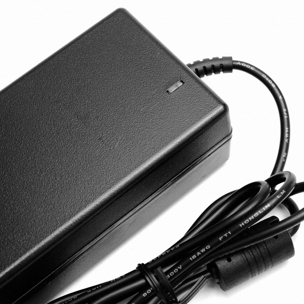 �����ӵ�Ʈ 12V 5A �ޱ�Ÿ�� �����