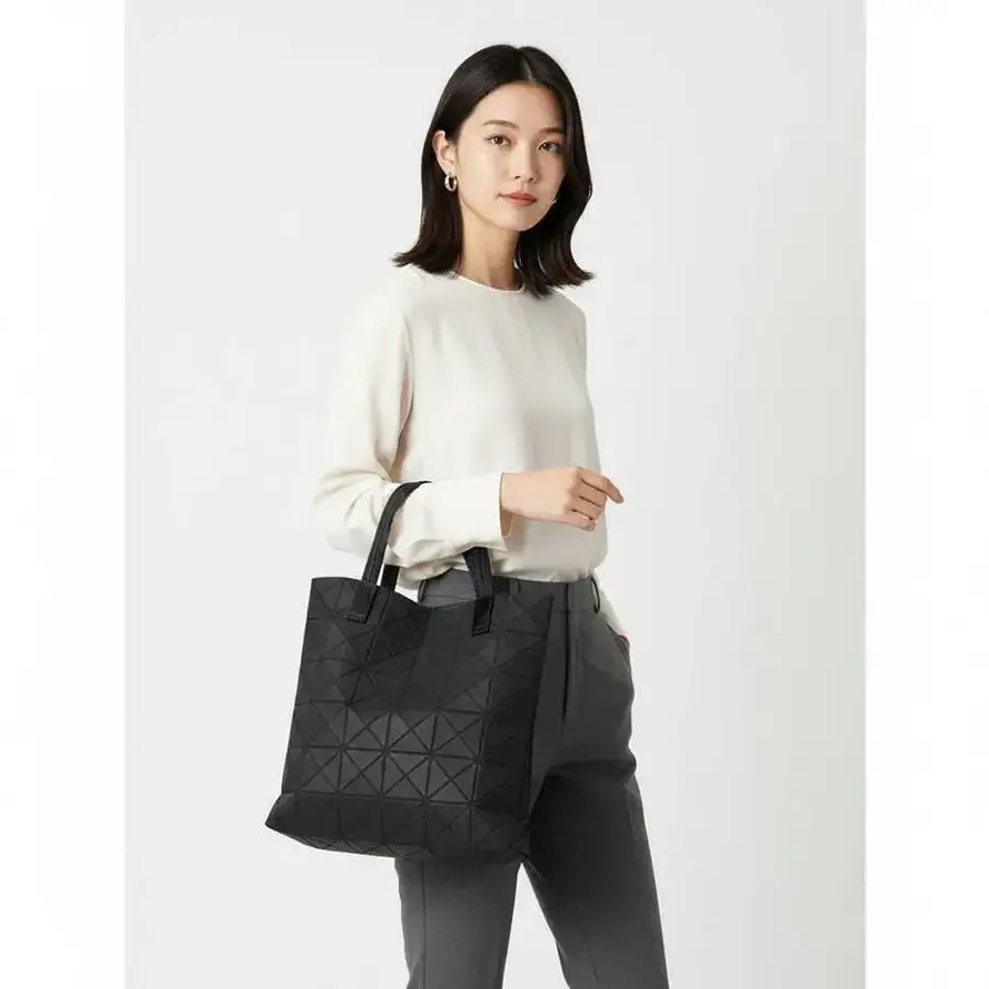 이세이미야케 카드10% 결제할인 ISSEY MIYAKE 바오바오 트랙 여성 토트백 AG861 15 1648560_이미지