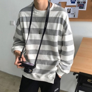 오너클랜 옆트임 스트라이프 긴팔티 맨투맨 오버핏 캐주얼룩 W96251A이미지입니다. 누르면 해당 게시물로 새창이동합니다.