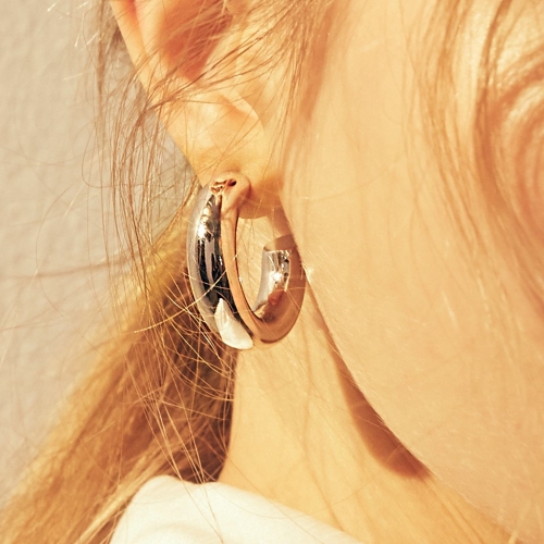 HEI 수지, 최강희, 이하늬, 차예련, 크리스탈 착용 chubby volume hoop earring
