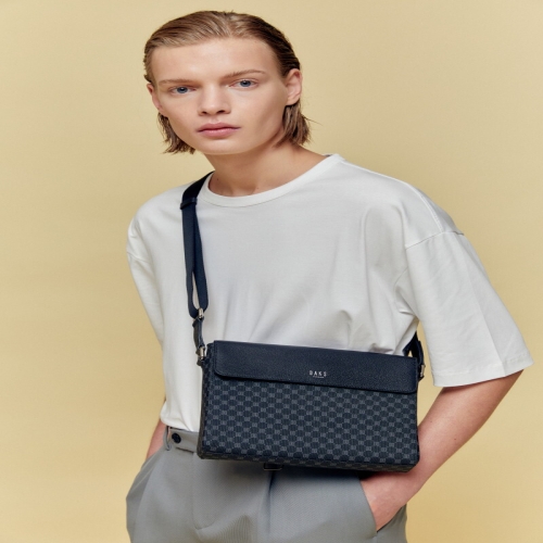 LF 닥스 블랙 DD 패턴 크로스백_DBBA6E620