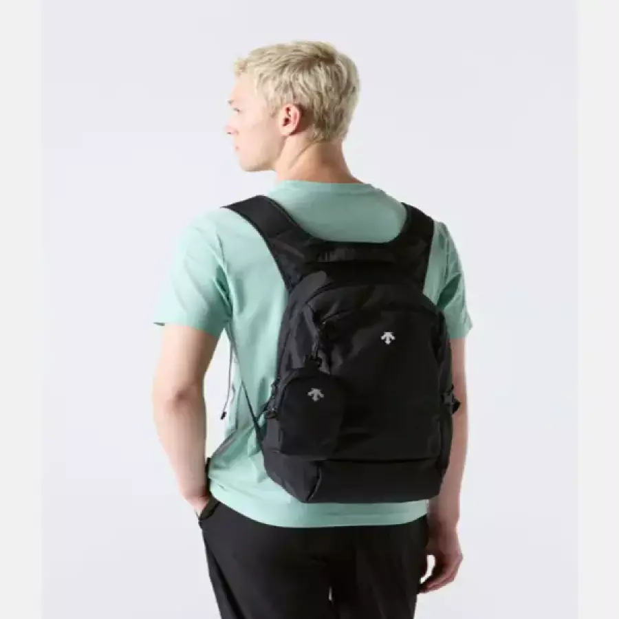 SR323UBP71_BLK0 라이트웨이트 립 백팩 19L 파우치 구성 블랙 A 타입 6505366