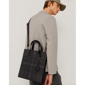 닥스 MENS ACCESSORIES 토트 백 S Size 블랙 타탄체크 DBBA4F976BK 148657이미지입니다. 누르면 해당 게시물로 새창이동합니다.