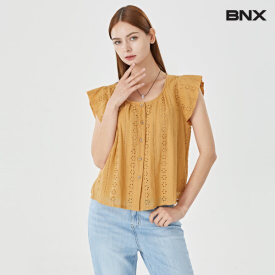 BNX 페미닌 펀칭 버튼업 프릴 반팔 블라우스 BW2BL022L0