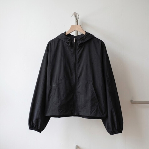 마뗑킴 Matin Kim 여성 백 로고 후디 윈드브레이커 MK2634JP011MDB