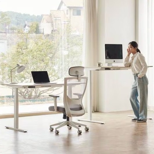 롱코 듀얼플러스 직각 상판 2step 모션 스탠딩 책상이미지입니다. 누르면 해당 게시물로 새창이동합니다.