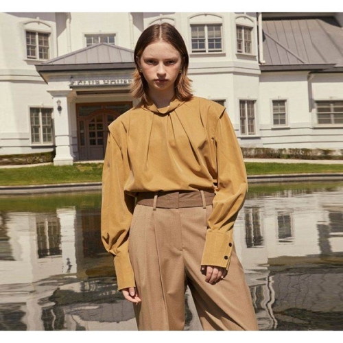 온앤온 반넥 턱 블라우스 MW2WBB22