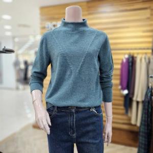 BCBG 라쿤 브이 반하이넥 니트 B4D9K471