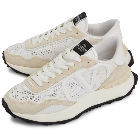 V 로고 레이스 러너 메쉬 스니커즈 XY2S0F28 ZUX 0BQ