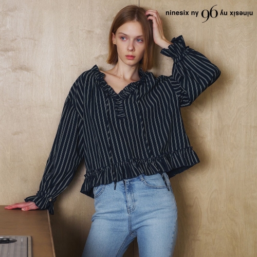 96NY 스트라이프 크롭 프릴 긴팔 블라우스 NP3BA027L0