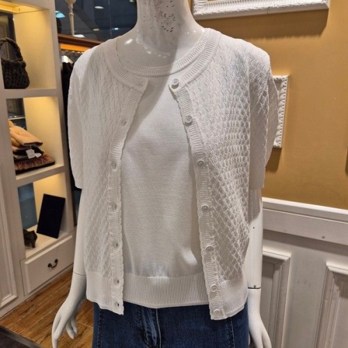 BCBG 여름25 브랜치 스카시 가디건 B5B4K284이미지입니다. 누르면 해당 게시물로 새창이동합니다.