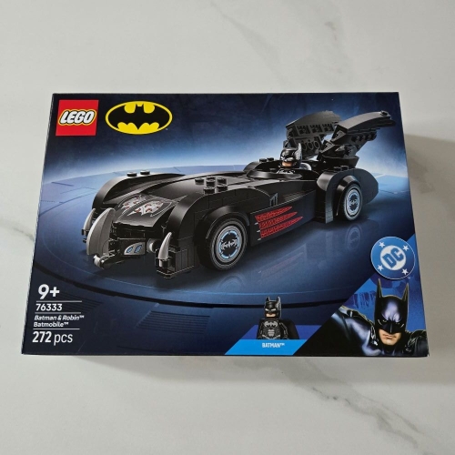 배트맨과 로빈™ 배트모빌™ (76333)