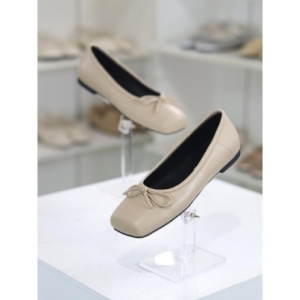10687286- 세이브존03리본발레리나스퀘어토1.0cm플랫슈즈 BY 23S10725BC4W