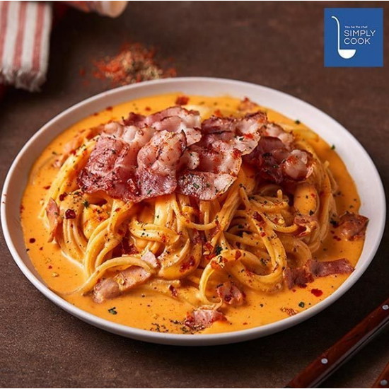 GS리테일 심플리쿡 핫 매콤 크림파스타 738g (1개)_이미지