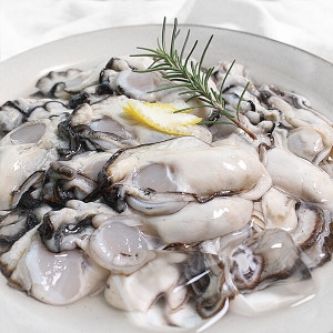 바다수산 직접 생산한 싱싱한 통영 생굴 1kg (1개)