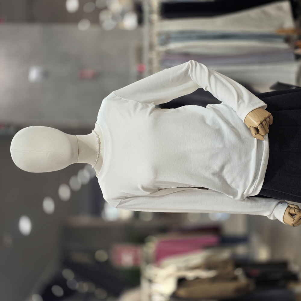 에센셜 트렌드컬렉션 긴팔 티 TRLA26341_이미지