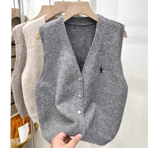 패션라인 BL10069_멘즈니트베스트/클래식스타일/데일리룩/가을겨울코디/버튼디테일/모던무드/여성패션아이템/레이어드룩/세련된디자인/감..