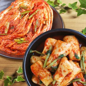 푸드뱅크 생포기김치 3kg + 총각김치 2kg