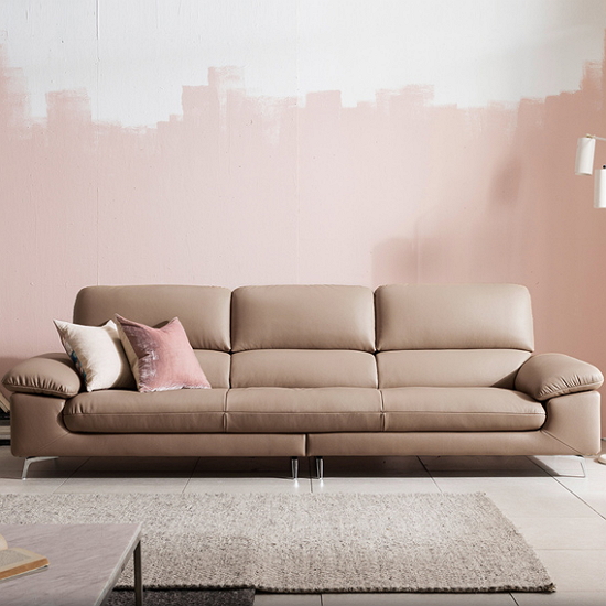 ���ڸ� �缿 ����ū õ������ ���� 4�ο�