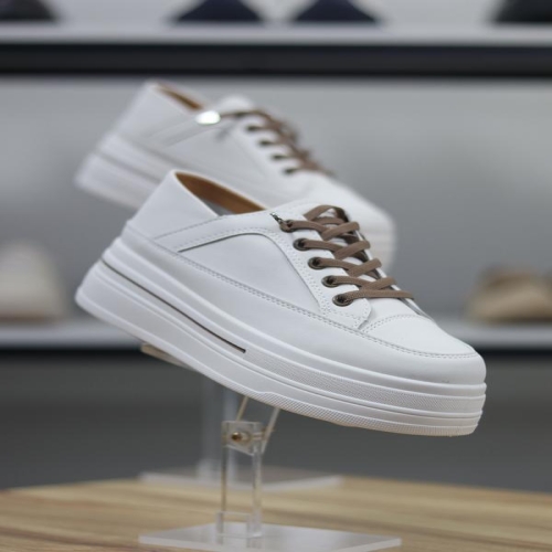 ���̷ν� ���̺���06 ĳ�־� �÷��� ���̽��� �ȭ 2.5cm ����Ŀ�� BY 26S13J020AG2