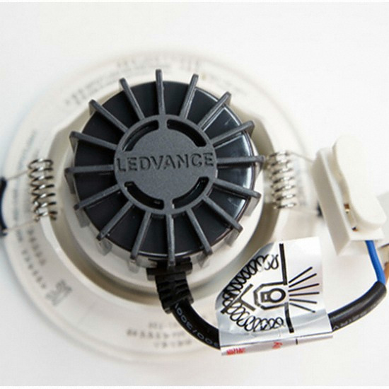 ������ ����꽺 LED SPOT 3��ġ �ٿ����Ʈ 5W