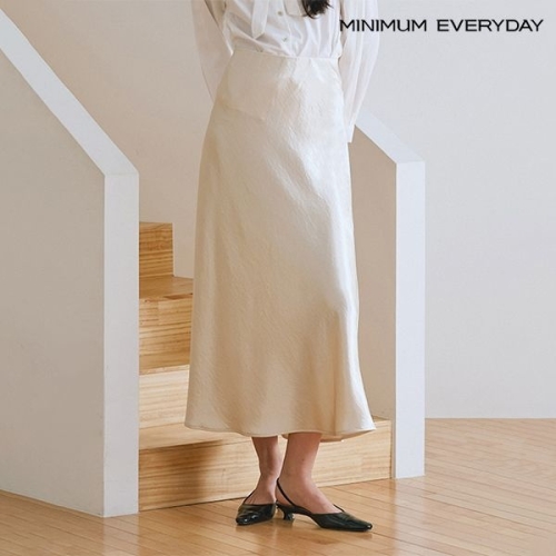 미니멈 에브리데이 새틴 플레어 밴딩 스커트 EB1WH006D