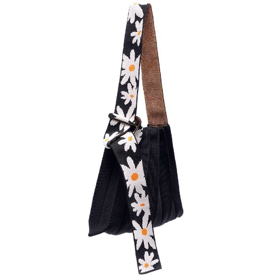 Lucky Pleats Knit Daisy Wing (Rich Black)