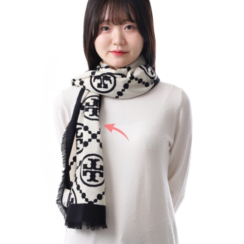 토리버치 T MONOGRAM BORDERED OBLONG 159384-001 T 모노그램 보더드 오블롱 스카프