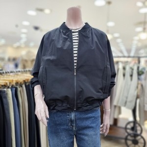 BCBG 올앤선드리 a 오버핏 점퍼 A5S2R161이미지입니다. 누르면 해당 게시물로 새창이동합니다.