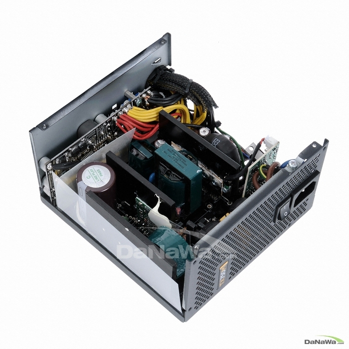 CORSAIR ENTHUSIAST SERIES TX750M BRONZE_이미지