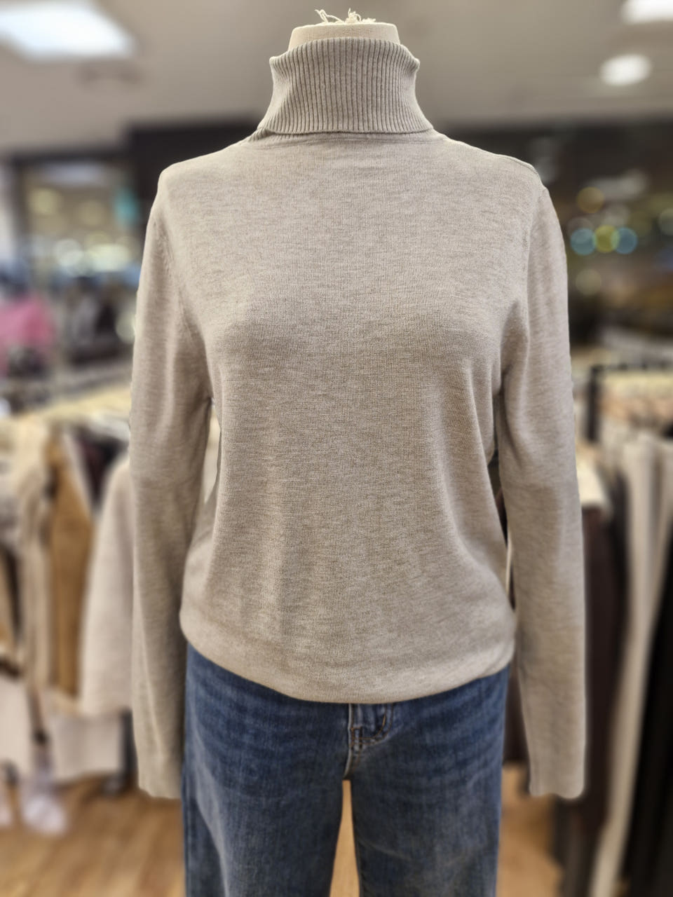 에센셜 트렌드컬렉션 터틀넥 스웨터 TRKL25D40