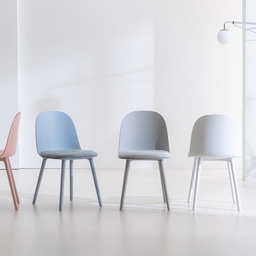 웰퍼니쳐 레브B 식탁 의자이미지입니다. 누르면 해당 게시물로 새창이동합니다.