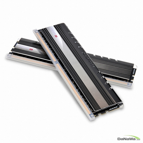 AVEXIR DDR3-1600 CL9 CORE Series ȭ��Ʈ ��Ű�� ������̽�