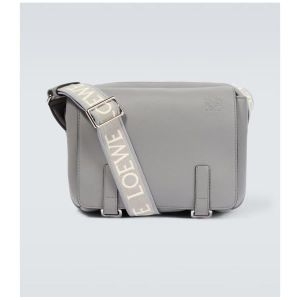 로에베 가죽 소재의 메신저백 밀리터리 XS P00875886