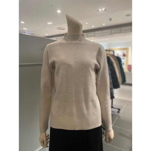 르니앤맥코이 리본 큐빅 장식 반폴라 니트 MN01KM722FJ