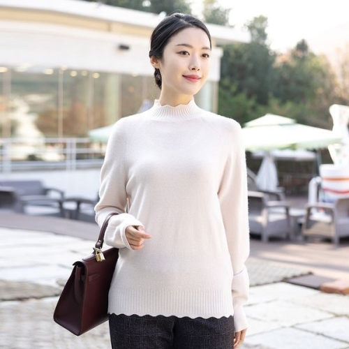 모슬린 엄마옷 캐시미어반폴라 니트티셔츠 MQG124977 마담