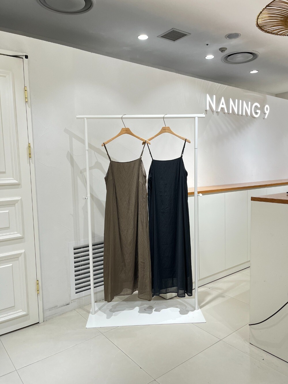  난닝구 스타필드코엑스점 고틴느원피스 1126B2OP018