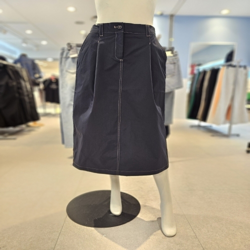 폴햄 PHF3RR2020 여성 원턱 배색 스티치 스커트이미지입니다. 누르면 해당 게시물로 새창이동합니다.