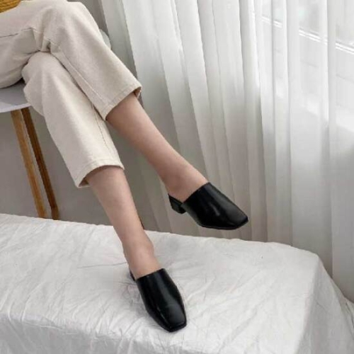  블루피오레 심플 통굽 뮬 블로퍼 BFS733