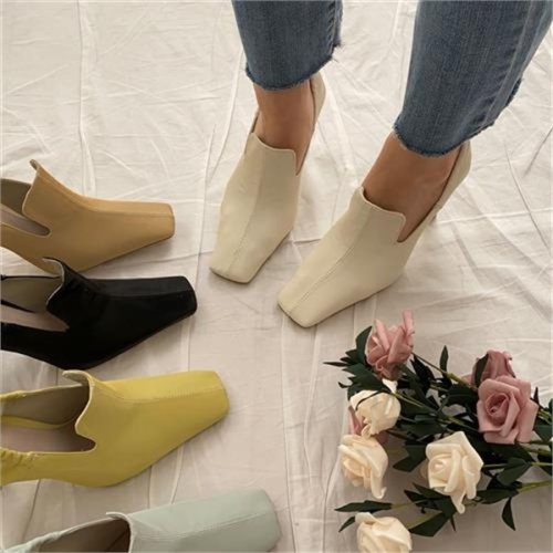 시선집중 되는 각코 하이굽 펌프스 RJ-aq0080